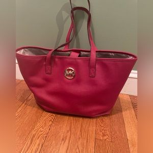 Michael Kors tote handbag for sale!